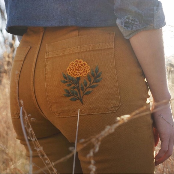 Everlane Pants - SOLD | Embroidered Everlane Slim Leg Crop | Size 00 | Brass/Mustard Brown